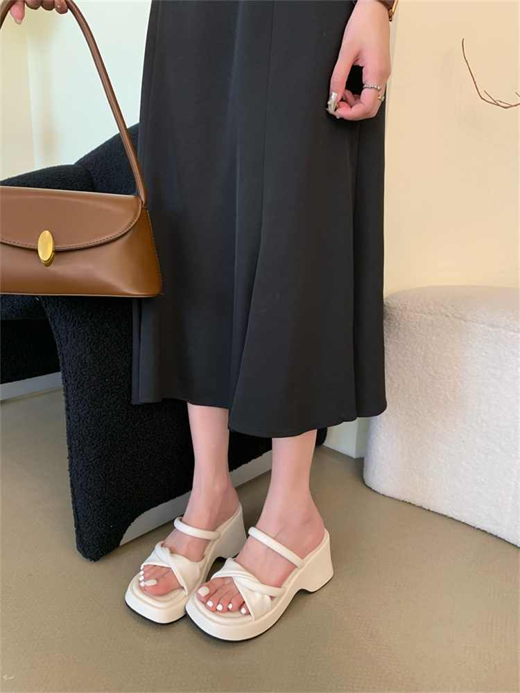 Women's Summer Platform Sandals 2024 New Korean Style French Evening Fairy Casual Beach Slippers - Image 4