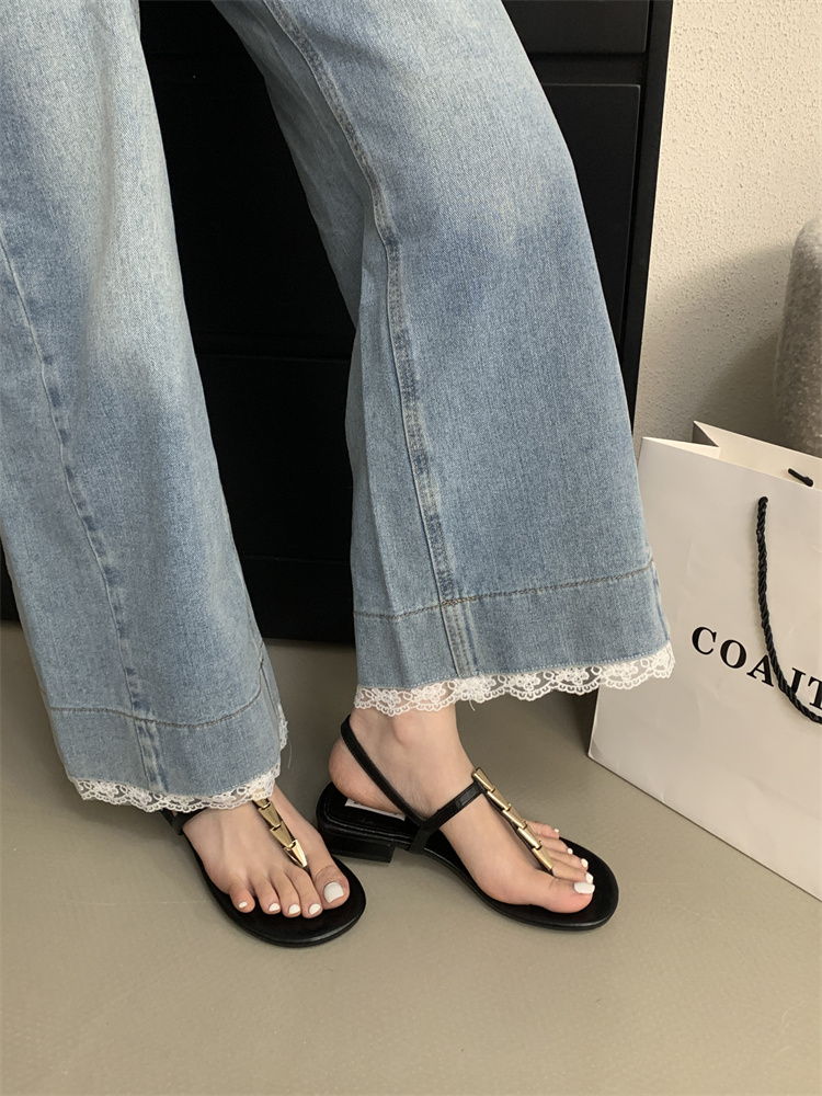 2025 New Women's Toe Clip Sandals Low Heel Square Heel Roman Style Korean Fashion Solid Color Metal Decor Daily Wear - Image 4