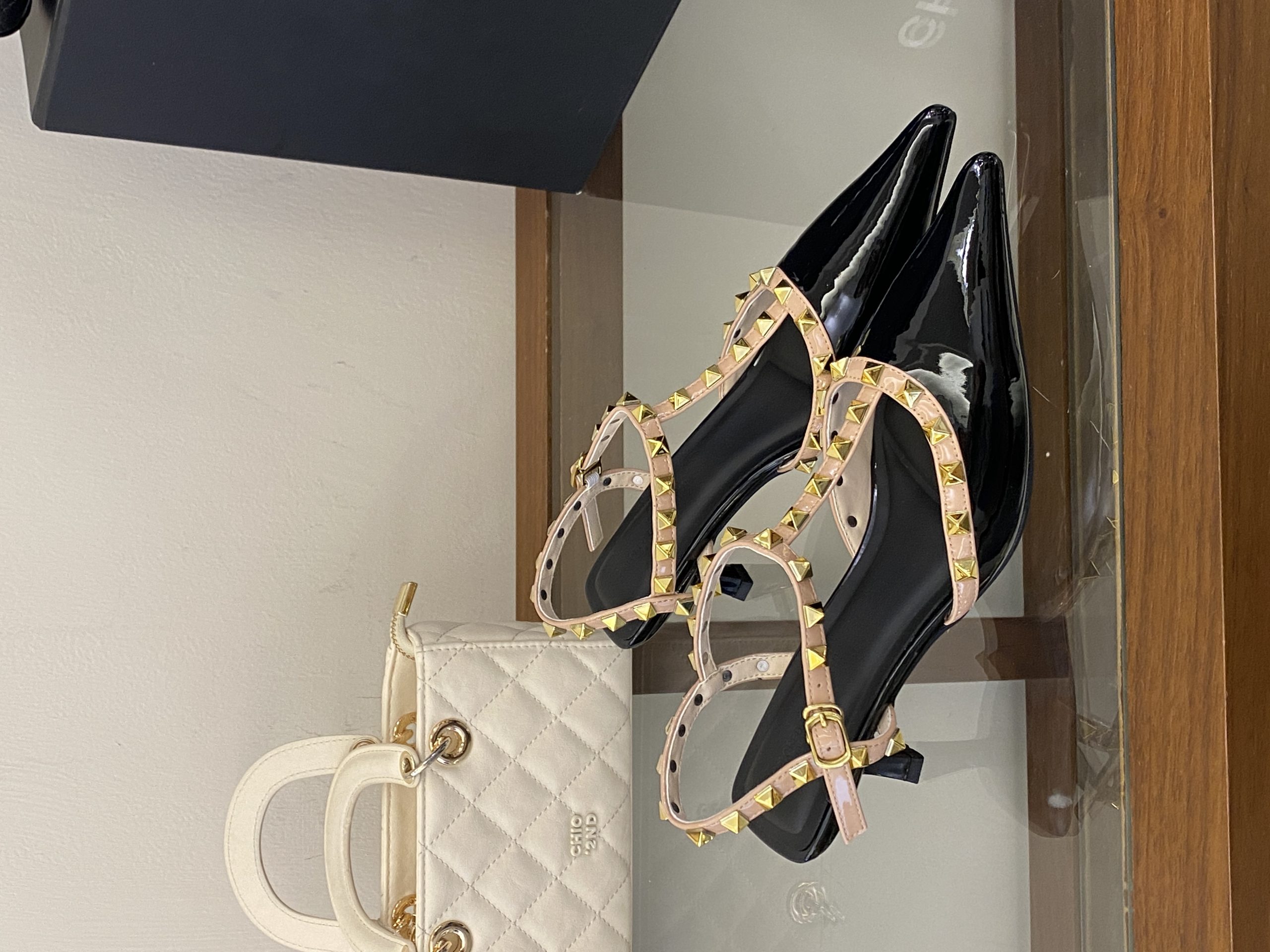 2026 New Korean Style Women's Open Toe Sandals Summer Square Toe Studded One-Strap Versatile Slimming Fashion Shoes - Image 2