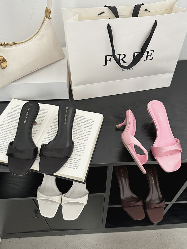 Spring New One-Shoulder Elegant Women's High Heels - Image 2